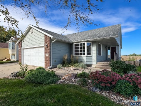 Homes For Sale - 7008 W 50th Street<br/> Sioux Falls, SD 57106