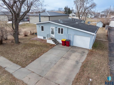 Homes For Sale - 3909 S Glendale Avenue<br/> Sioux Falls, SD 57105