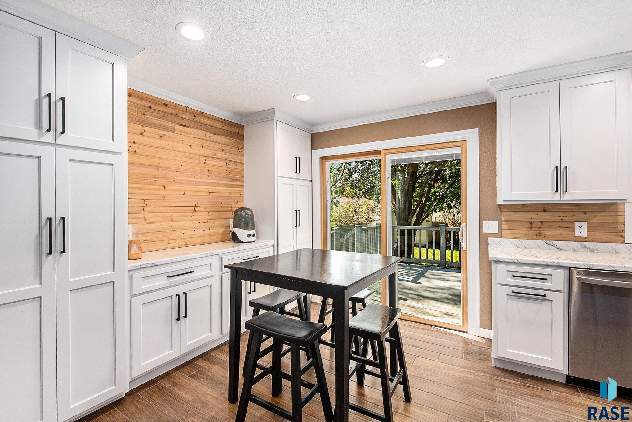 Sioux Falls, South Dakota 57106, United States, 3 Bedrooms Bedrooms, ,2 BathroomsBathrooms,Residential,Active,234727