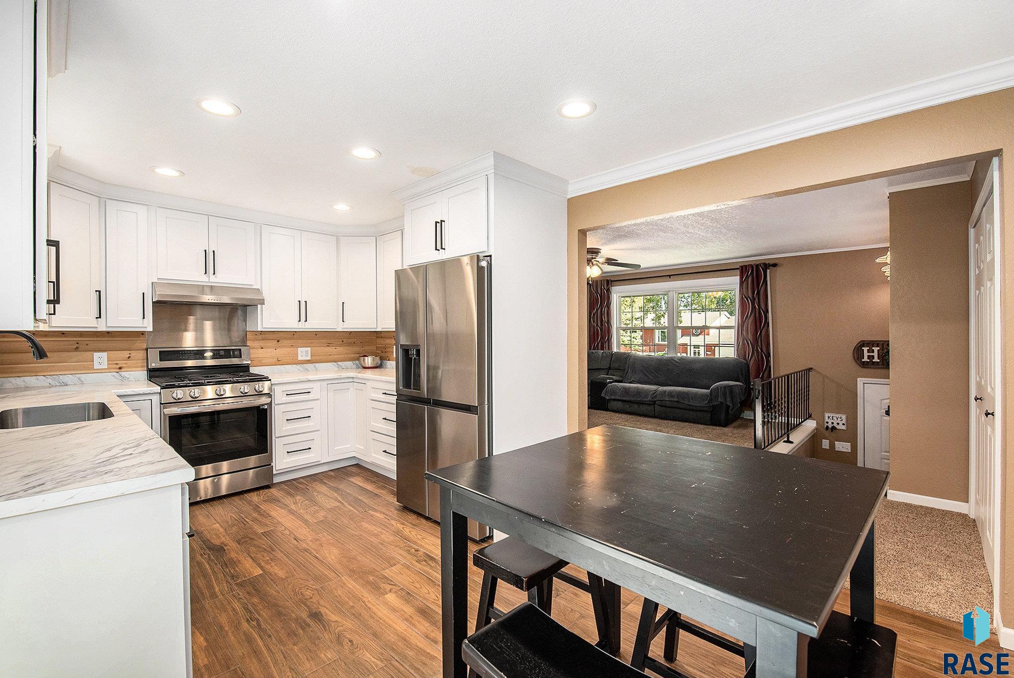 Sioux Falls, South Dakota 57106, United States, 3 Bedrooms Bedrooms, ,2 BathroomsBathrooms,Residential,Active,234727