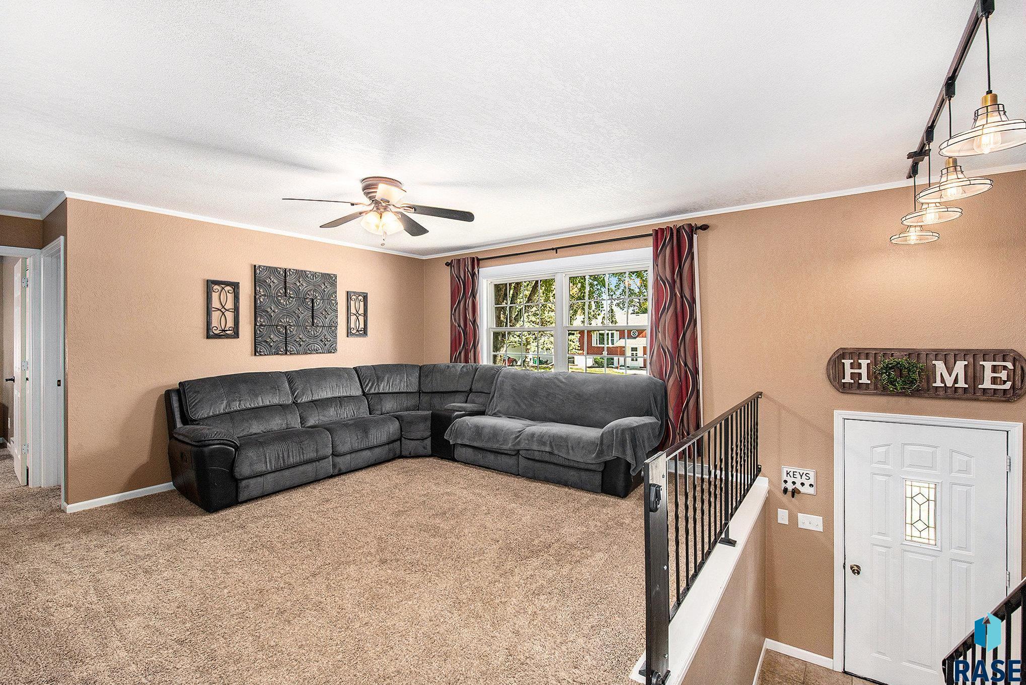 Sioux Falls, South Dakota 57106, United States, 3 Bedrooms Bedrooms, ,2 BathroomsBathrooms,Residential,Active,234727