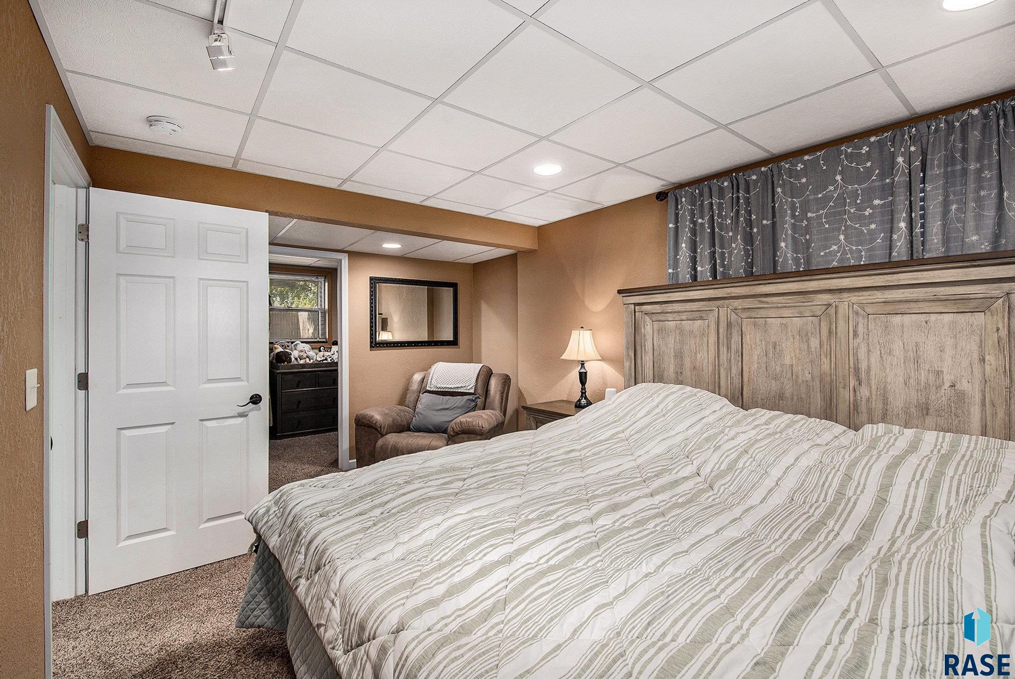 Sioux Falls, South Dakota 57106, United States, 3 Bedrooms Bedrooms, ,2 BathroomsBathrooms,Residential,Active,234727