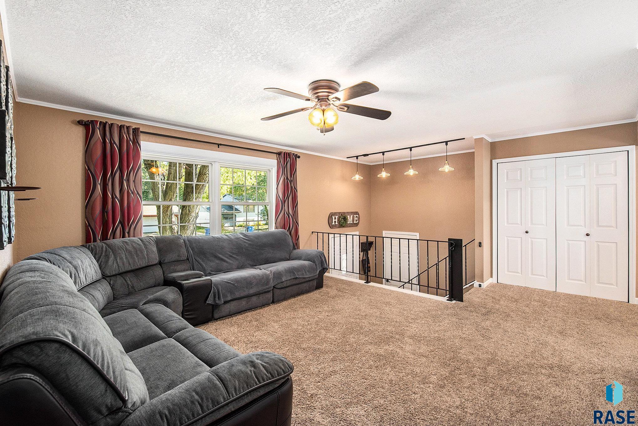 Sioux Falls, South Dakota 57106, United States, 3 Bedrooms Bedrooms, ,2 BathroomsBathrooms,Residential,Active,234727