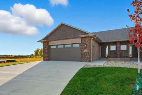 Townhouse For Sale - 2403 E Joshua Circle<br/> Sioux Falls, SD 57108