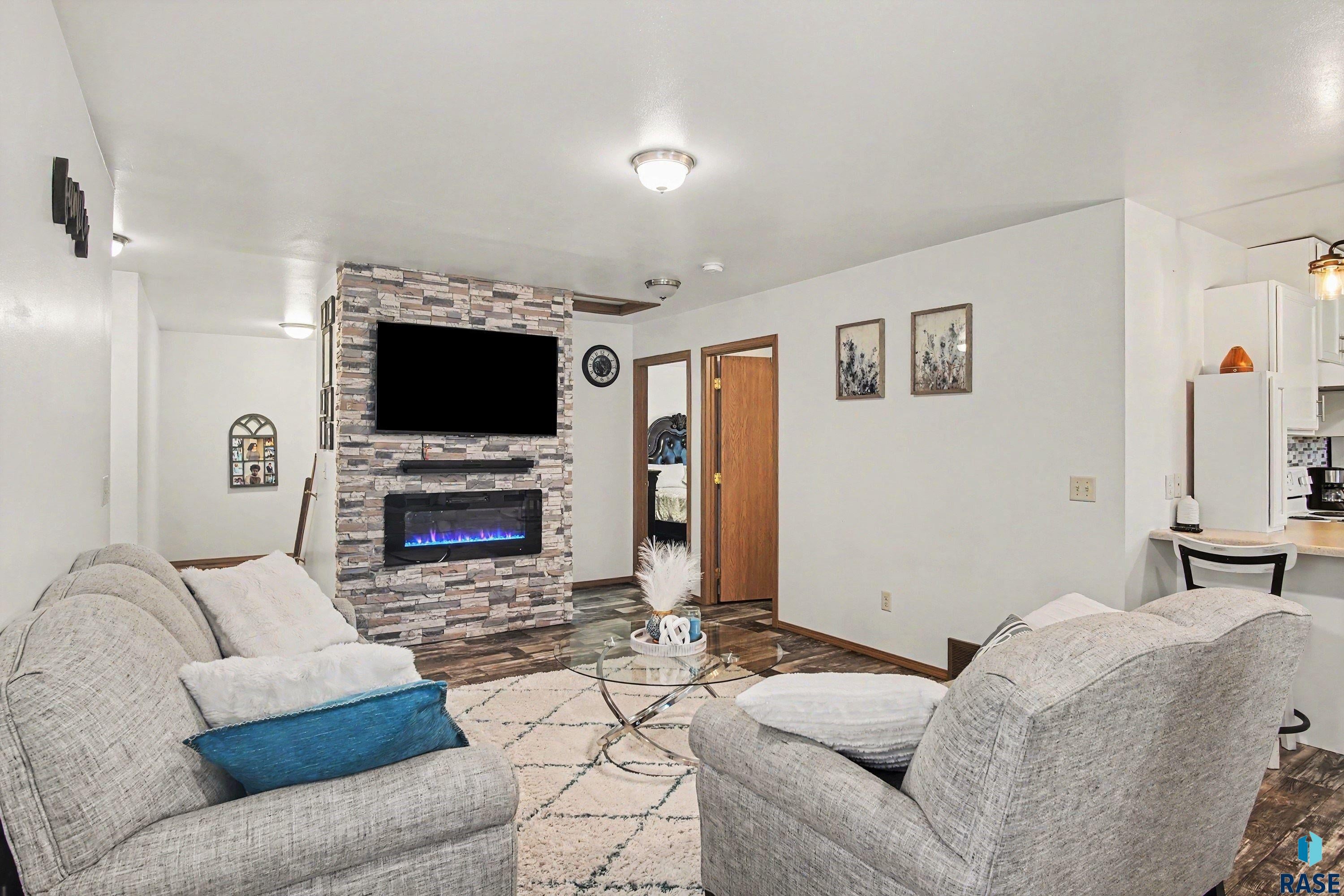 411 Cypress Cir