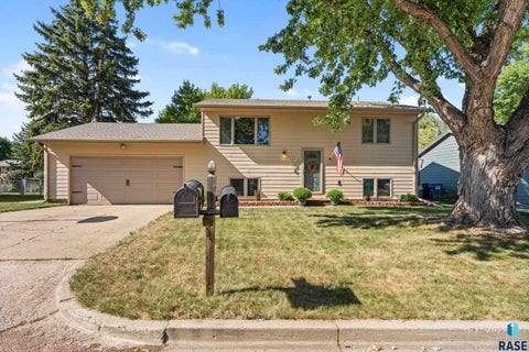 Homes For Sale - 6524 W Essex Court<br/> Sioux Falls, SD 57106