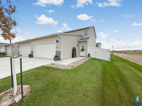 Homes For Sale - 3401 S Chalice Place<br/> Sioux Falls, SD 57106