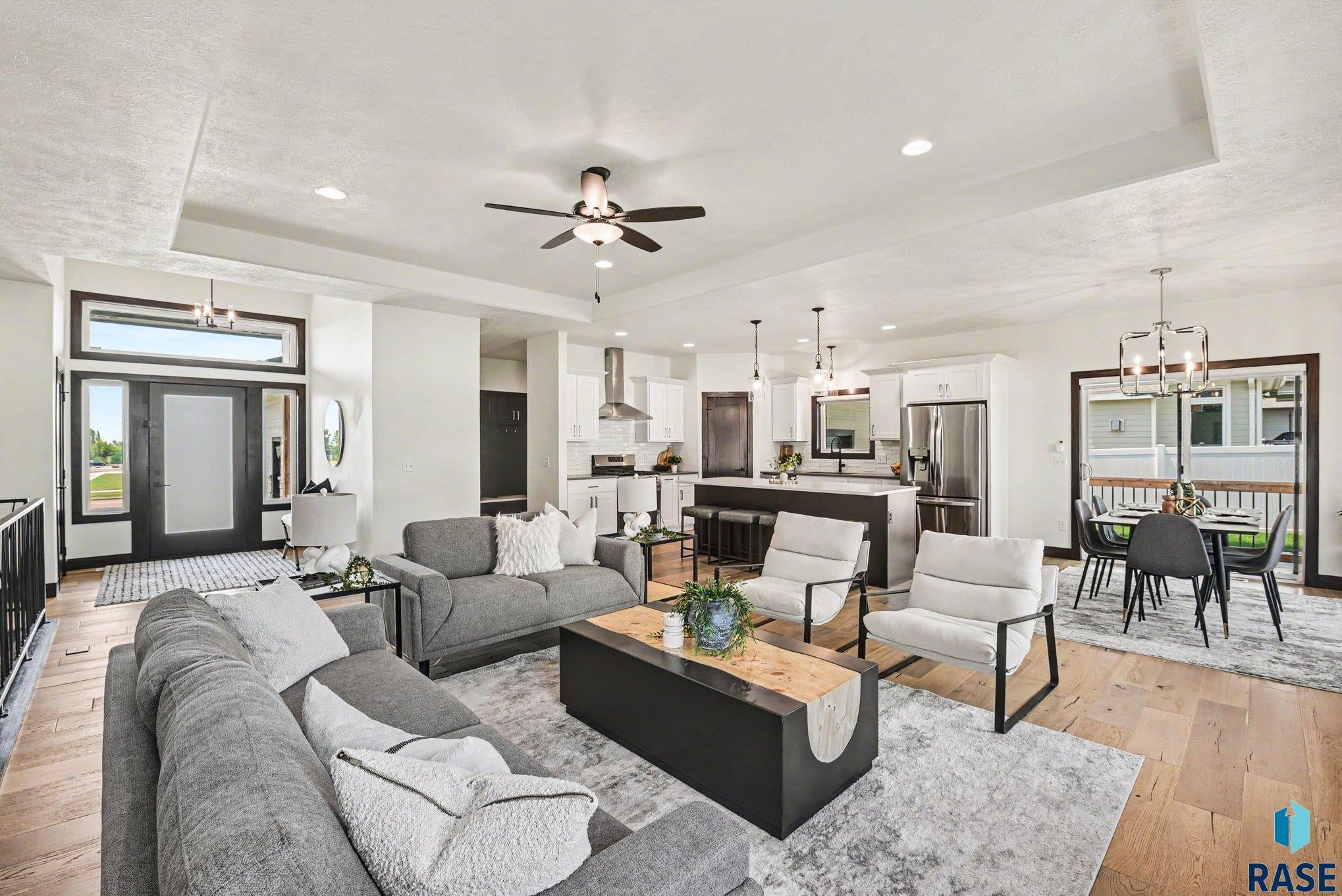 2500 W 95th St