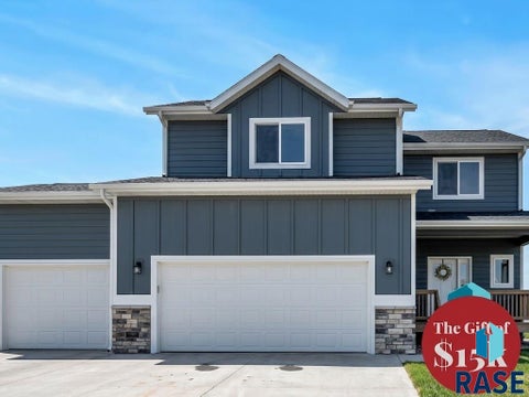 Photo of 5801 W Raleigh Cir, Sioux Falls, SD 57107 (MLS # 22607540)