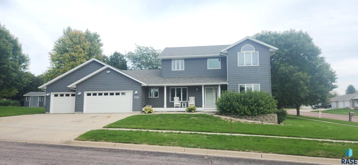 Photo 1 of 46 — 702 Westview Dr, Dell Rapids, SD 57022