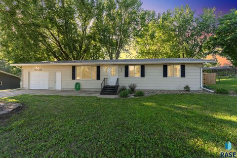 Homes For Sale - 404 Jefferson Drive<br/> Union County, Alcester, SD 57001