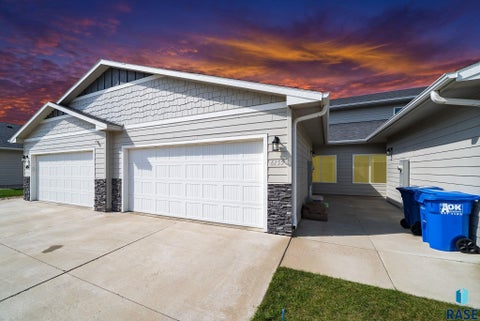 Townhouse For Sale - 6155 S Alki Place<br/> Sioux Falls, SD 57108