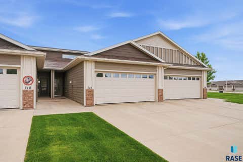 Townhouse For Sale - 712 E El Dorado Court<br/> Sioux Falls, SD 57108