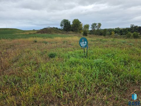 Photo of Lot 6 block 8 Sumac Cir, Sioux Falls, SD 57110 (MLS # 22507420)