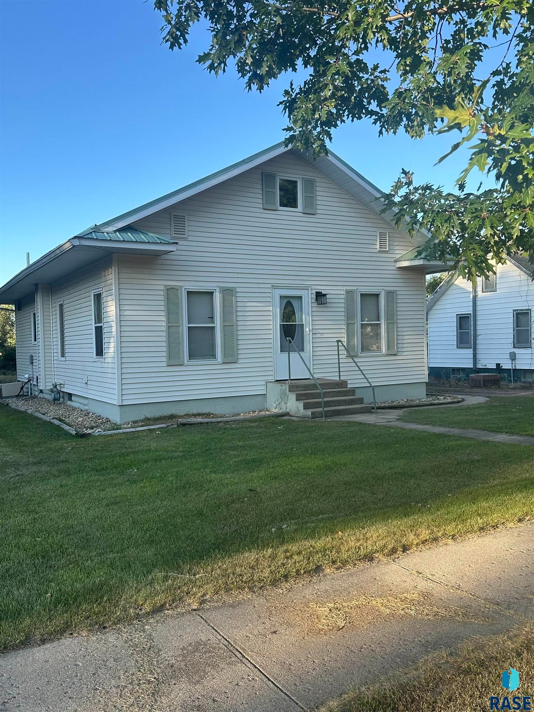 214 E Park Ave
