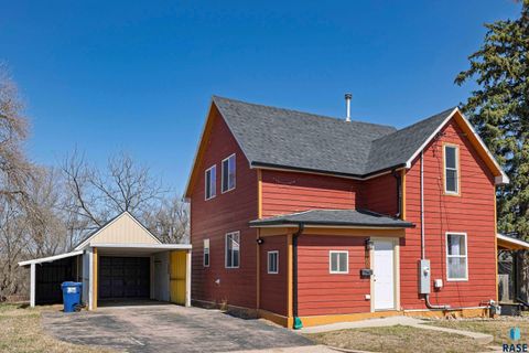 Photo of 1400 E Russell St, Sioux Falls, SD 57103 (MLS # 22603742)