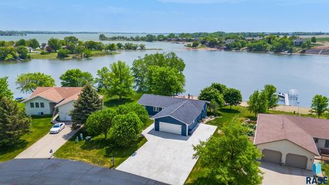 Homes For Sale - 6322 Harbor Way<br/> Lake County, Wentworth, SD 57075