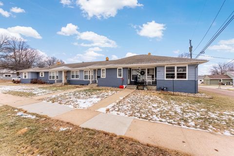 Photo of 2001 W 22nd St, Sioux Falls, SD 57105 (MLS # 22600170)