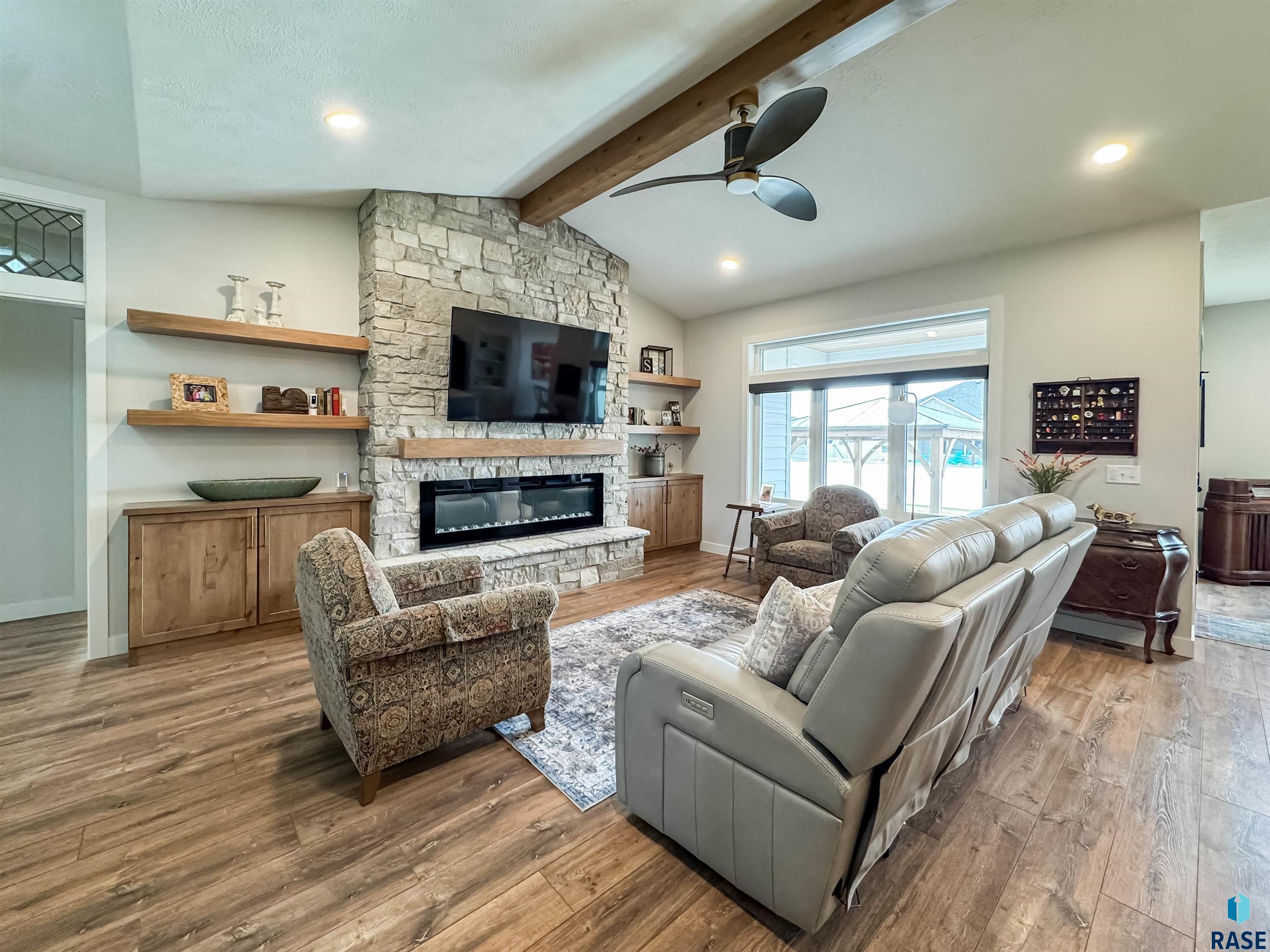 5504 E Morningside Cir