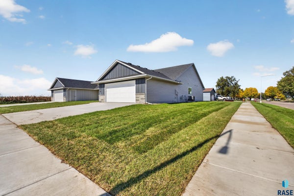 904 SHIRLEY STREET, HARRISBURG, SD 57032 - Image f4e875e32e1ac4fa67f1f15e2d3a72f4/1712171131