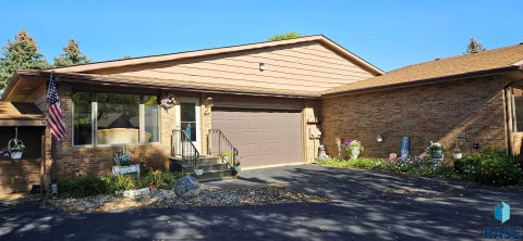 Photo of 3308 W Norie Pl, Sioux Falls, SD 57106 (MLS # 22607702)