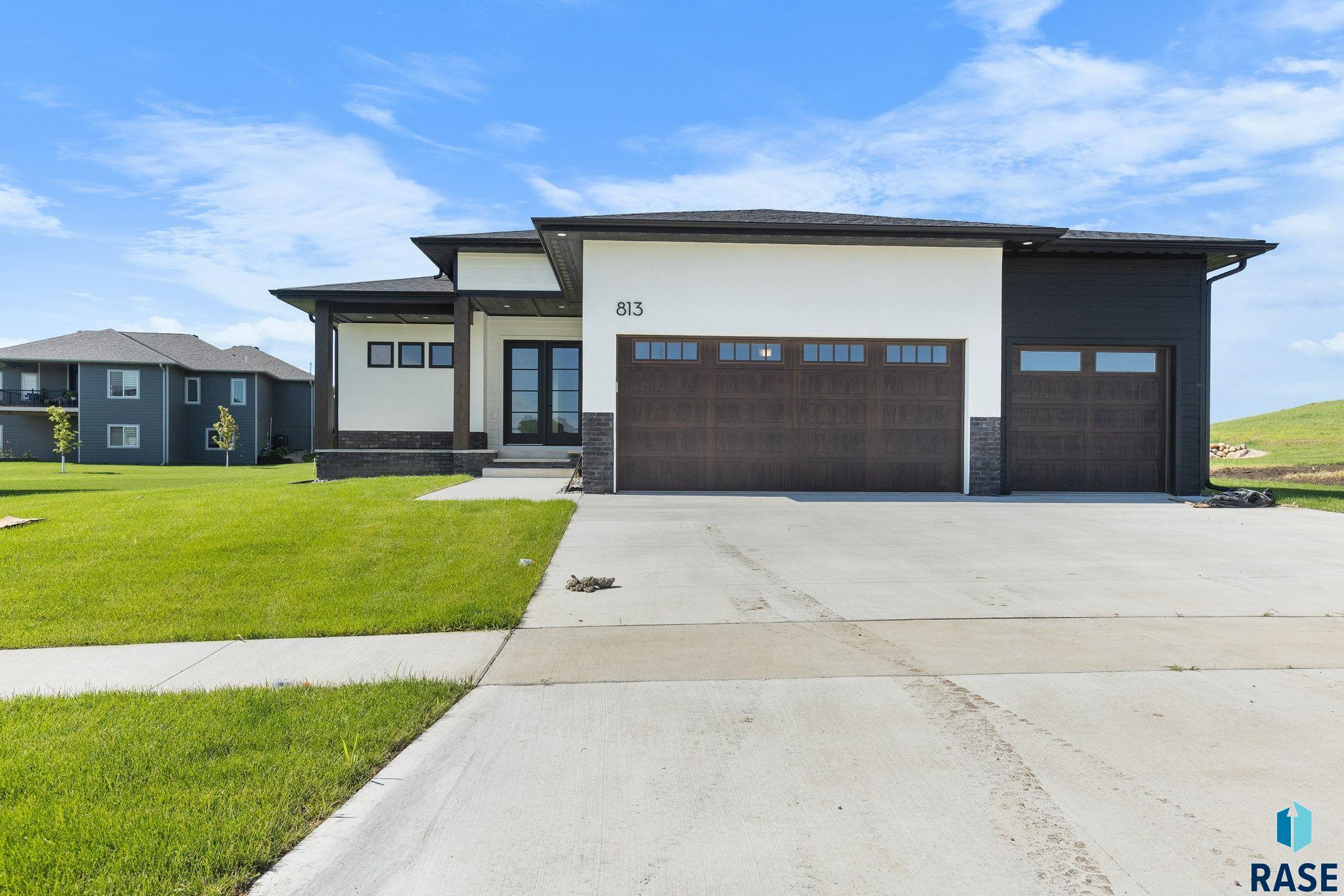 813 N Sylvan Dr