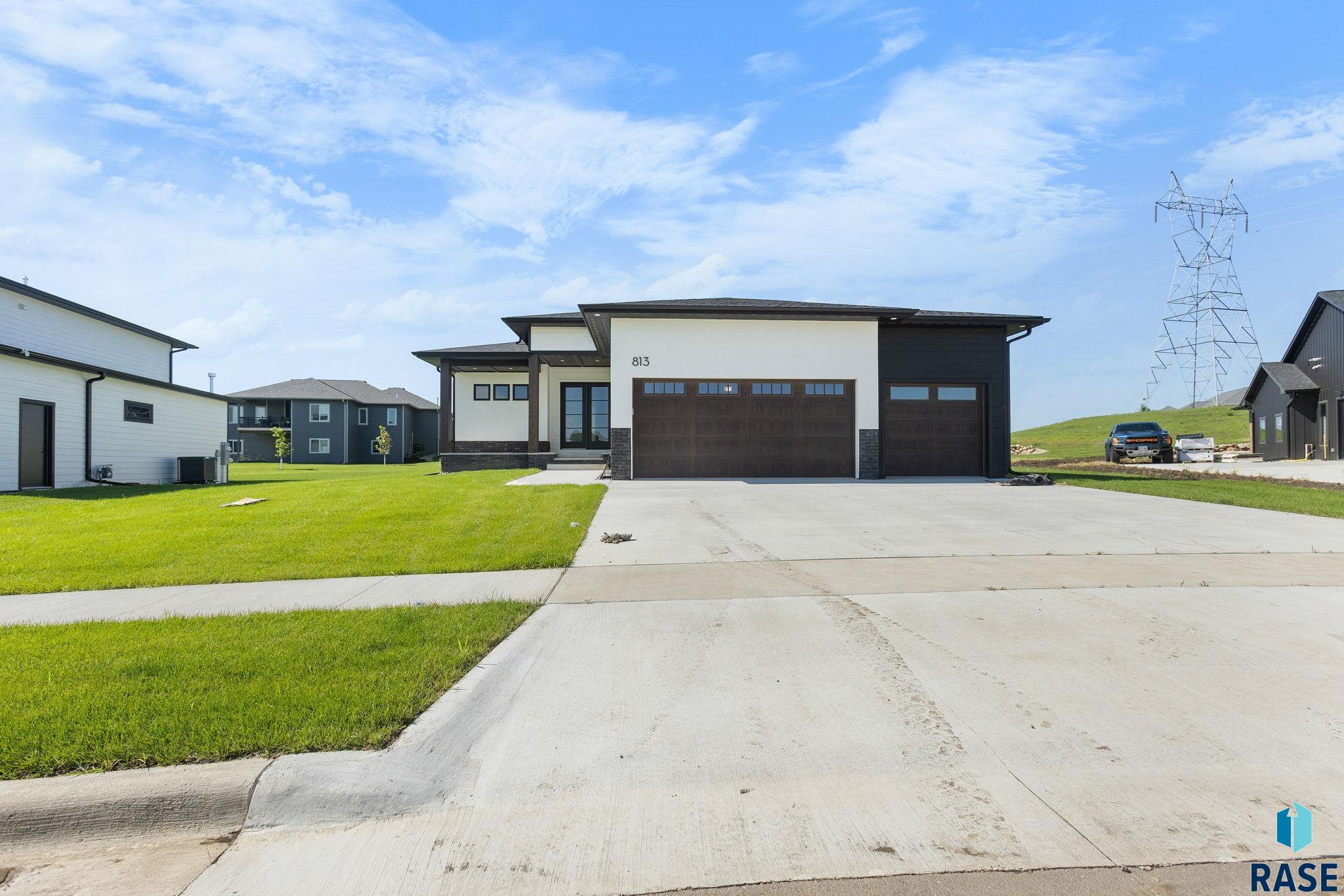 813 N Sylvan Dr