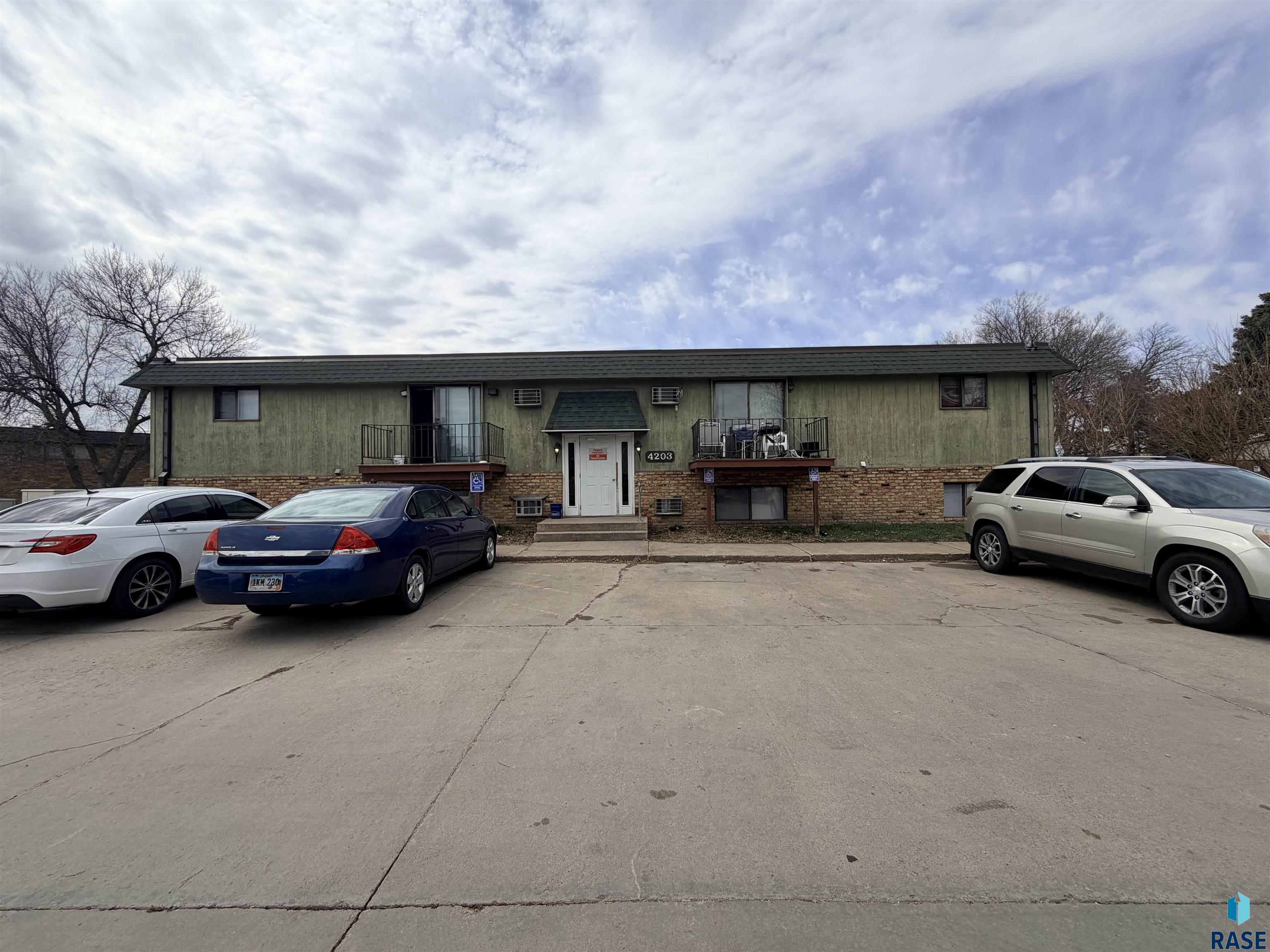 4203 S West Ave