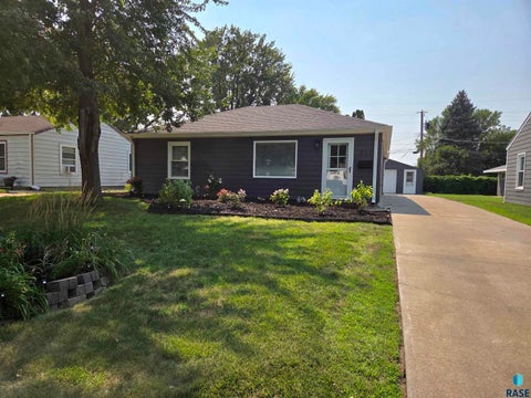 Homes For Sale - 717 S Williams Avenue<br/> Sioux Falls, SD 57104