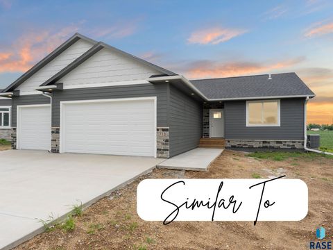 Photo of 809 W Opal Ln, Hartford, SD 57033 (MLS # 22602112)