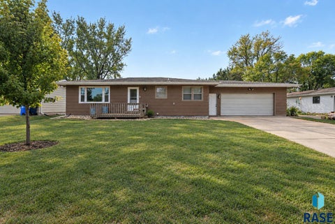 Homes For Sale - 1916 Sylvan Circle<br/> Brandon, SD 57005