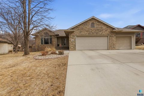 Photo of 3508 S Judy Ave, Sioux Falls, SD 57103 (MLS # 22602769)