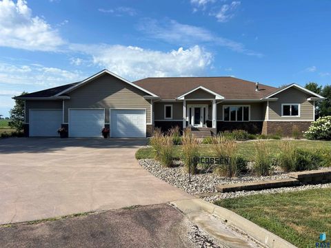Homes For Sale - 1103 S Dewald Street<br/> Freeman, SD 57029