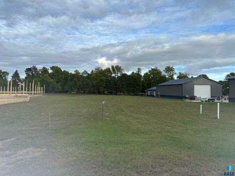 Homes For Sale - Nordstrom Trail<br/> Wentworth, SD 57075