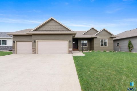 Photo of 5409 S Sirocco Ave, Sioux Falls, SD 57108 (MLS # 22603398)