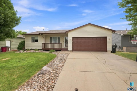 Homes For Sale - 816 S Wheatland Avenue<br/> Sioux Falls, SD 57106