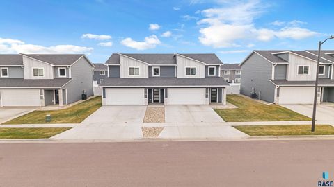 Condo For Sale - 530 Oxford Avenue<br/> Harrisburg, SD 57032