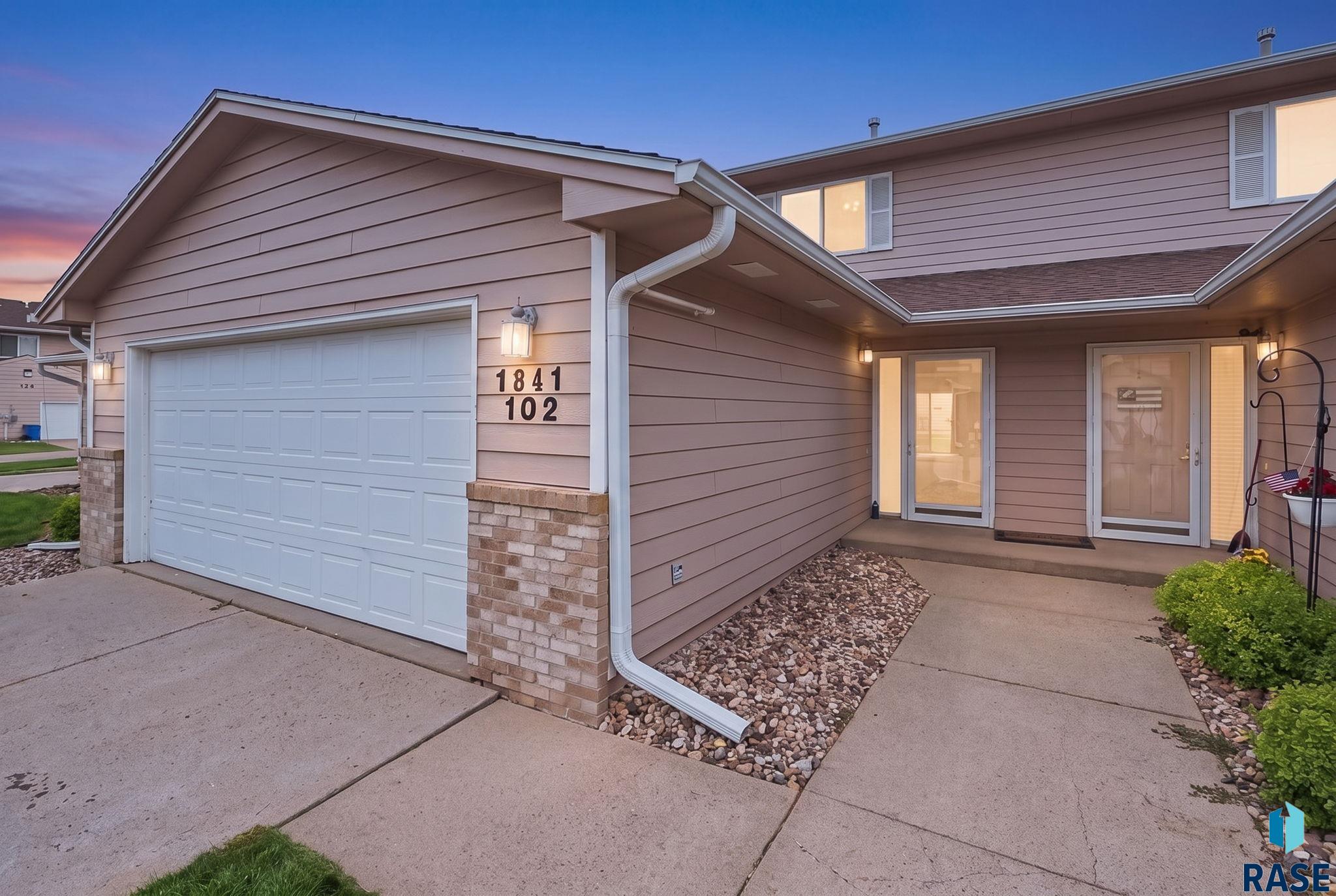 1841 S Sertoma Ave 102