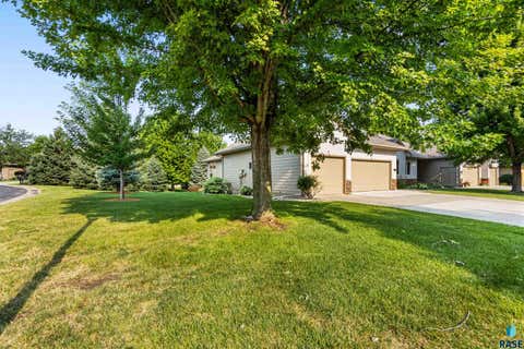 Townhouse For Sale - 5611 Shadow Wood Place<br/> Sioux Falls, SD 57108