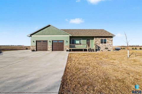 Homes For Sale - 1313 S Lynn Avenue<br/> Mccook County, Montrose, SD 57048