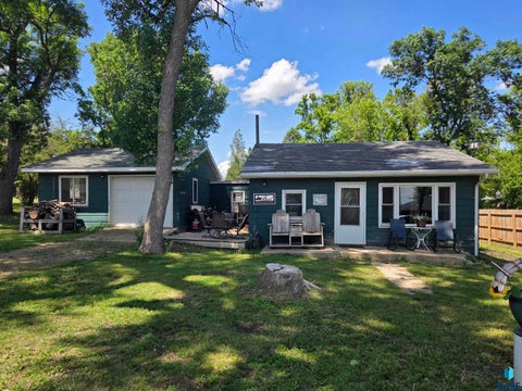 Homes For Sale - 6114 Dakota Avenue<br/> Madison, SD 57042