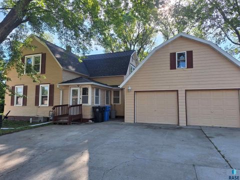 Photo of 240 N Peck St, Salem, SD 57058 (MLS # 22604428)
