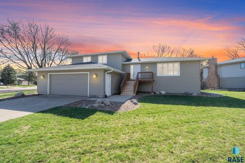 Photo of 4500 S Tomar Rd, Sioux Falls, SD 57105 (MLS # 22601106)