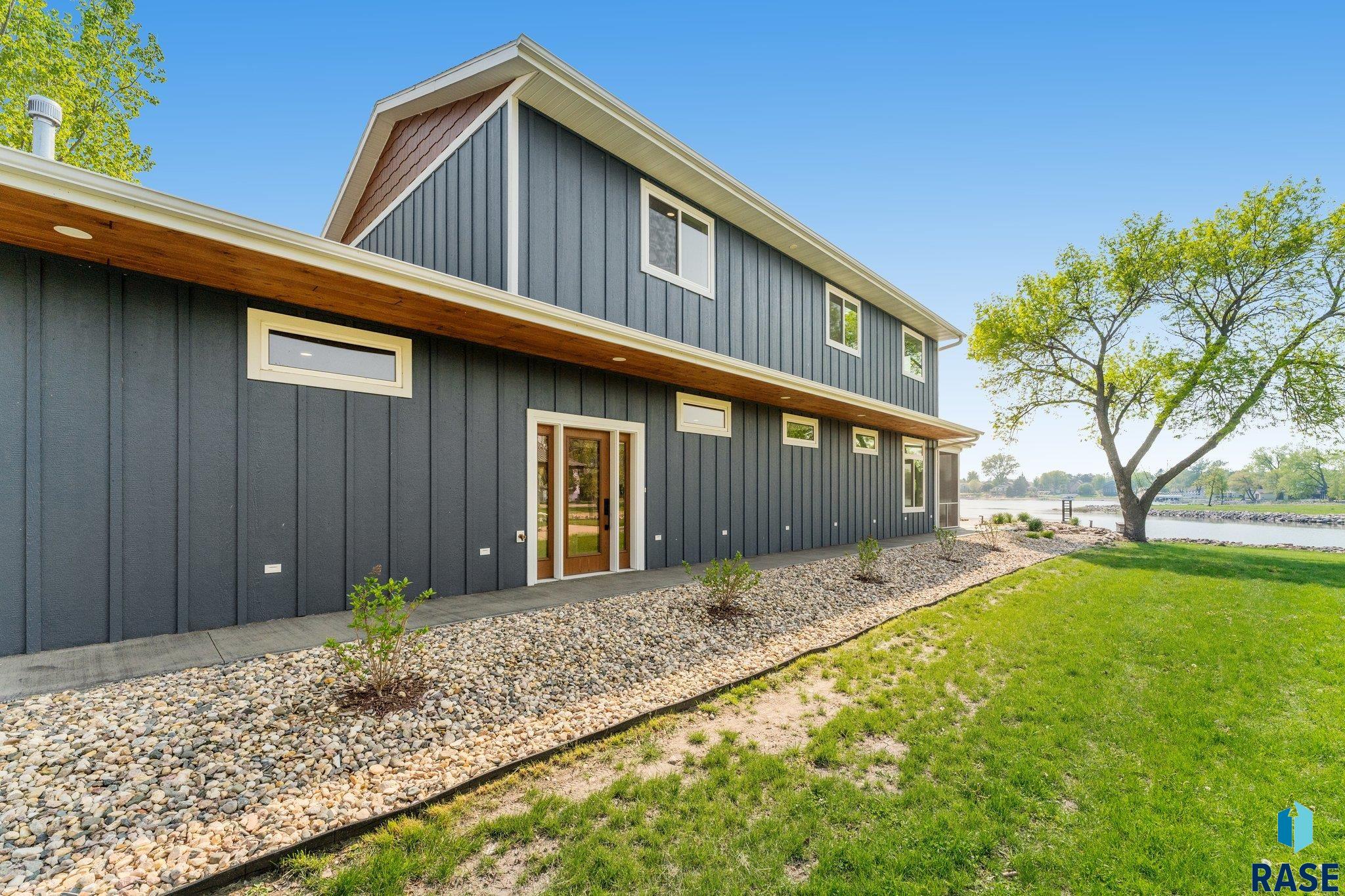 6639 Peninsula Ln