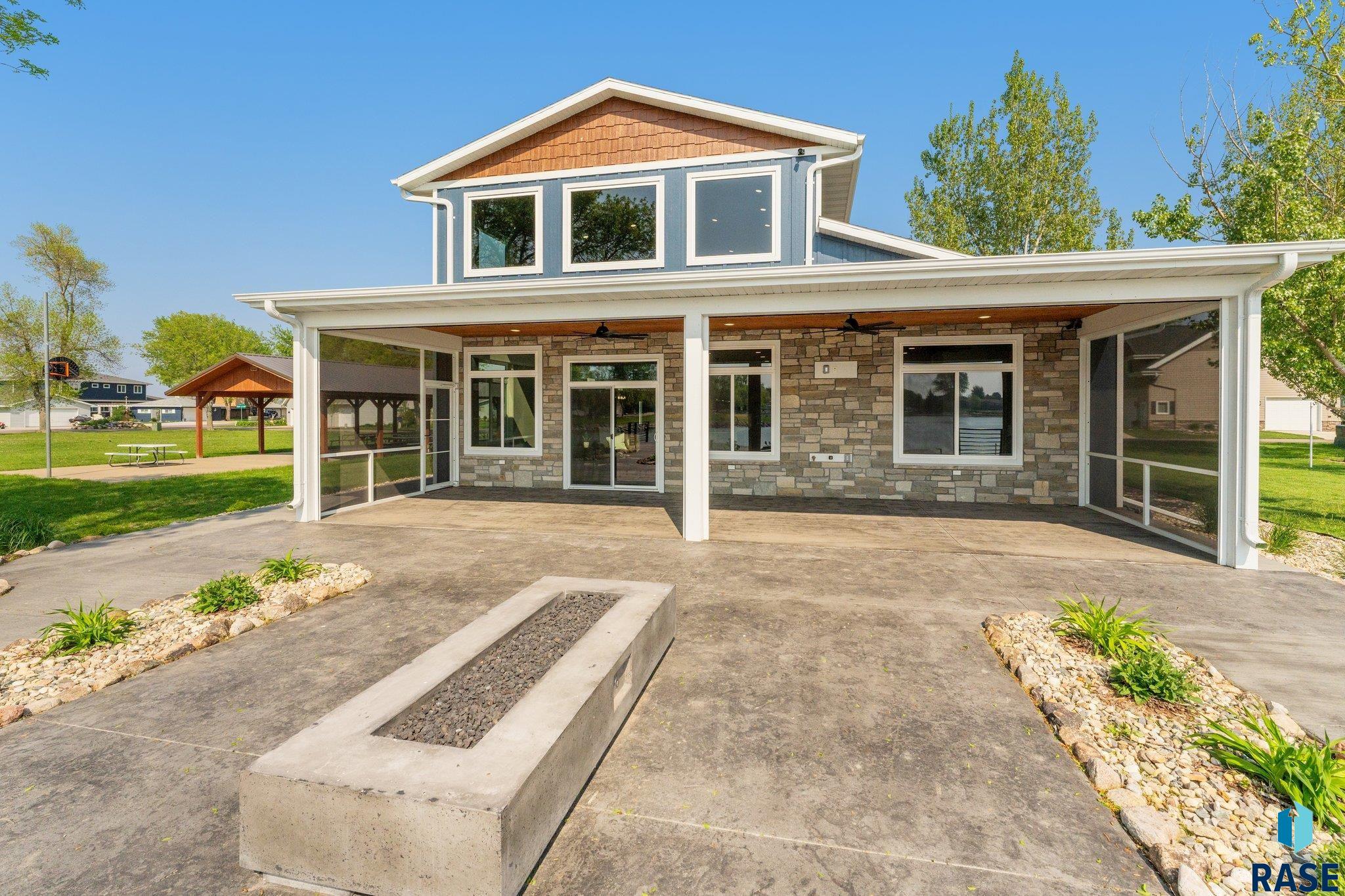 6639 Peninsula Ln