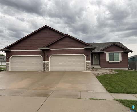 Homes For Sale - 2913 S Grinnell Avenue<br/> Sioux Falls, SD 57106