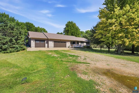 Homes For Sale - 3204 S Tim Trail<br/> Sioux Falls, SD 57110