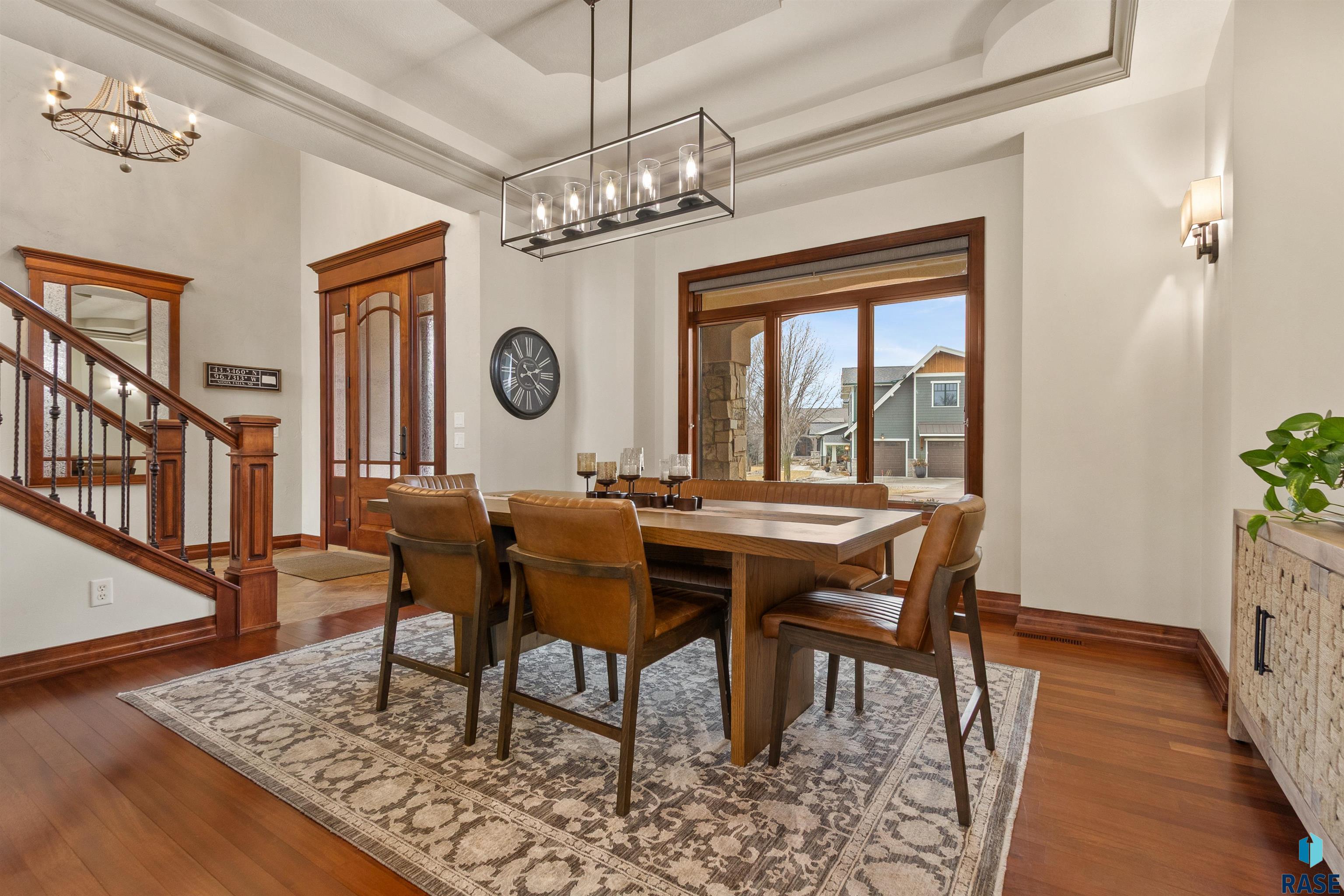 2208 W Cherrywood Cir