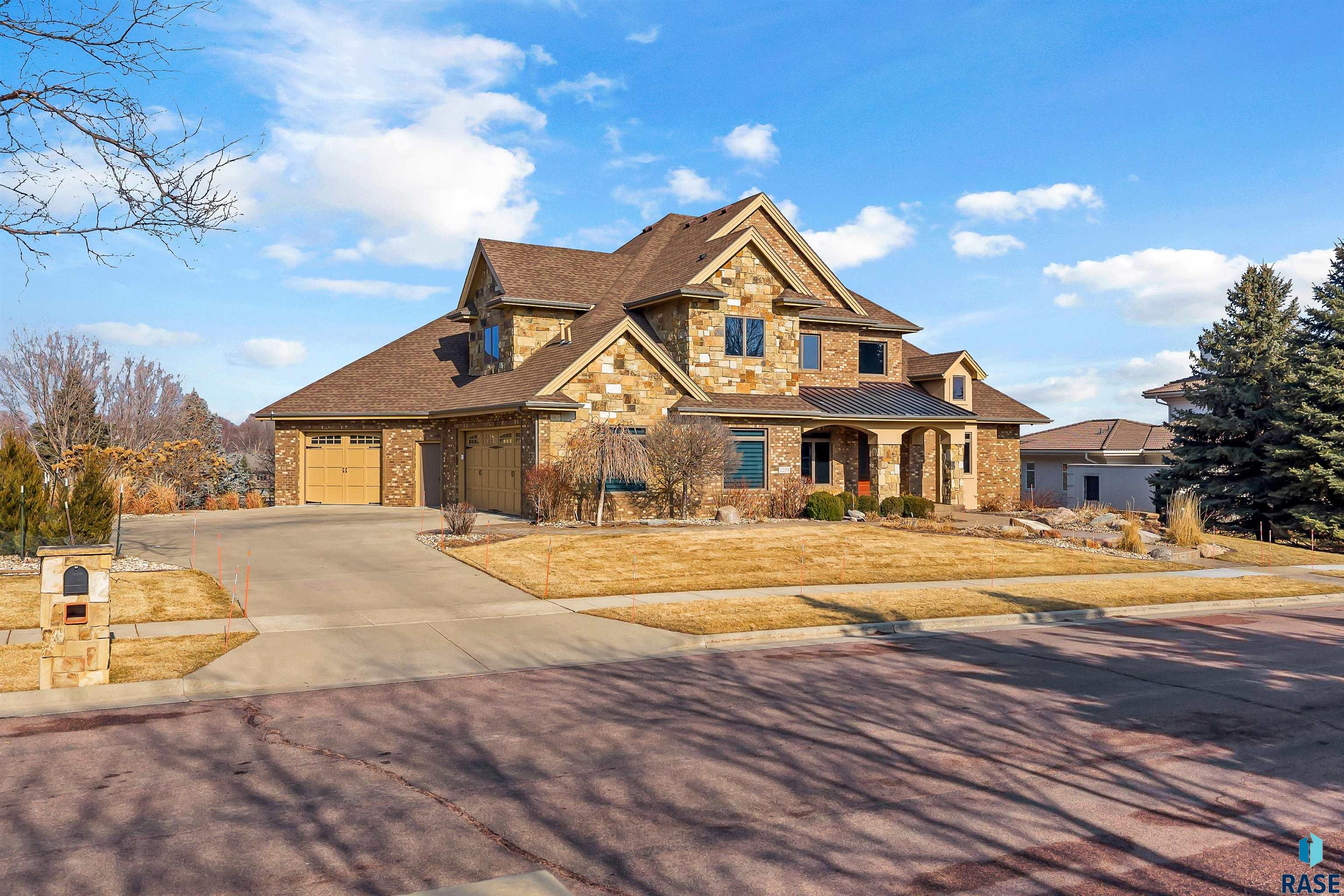 2208 W Cherrywood Cir
