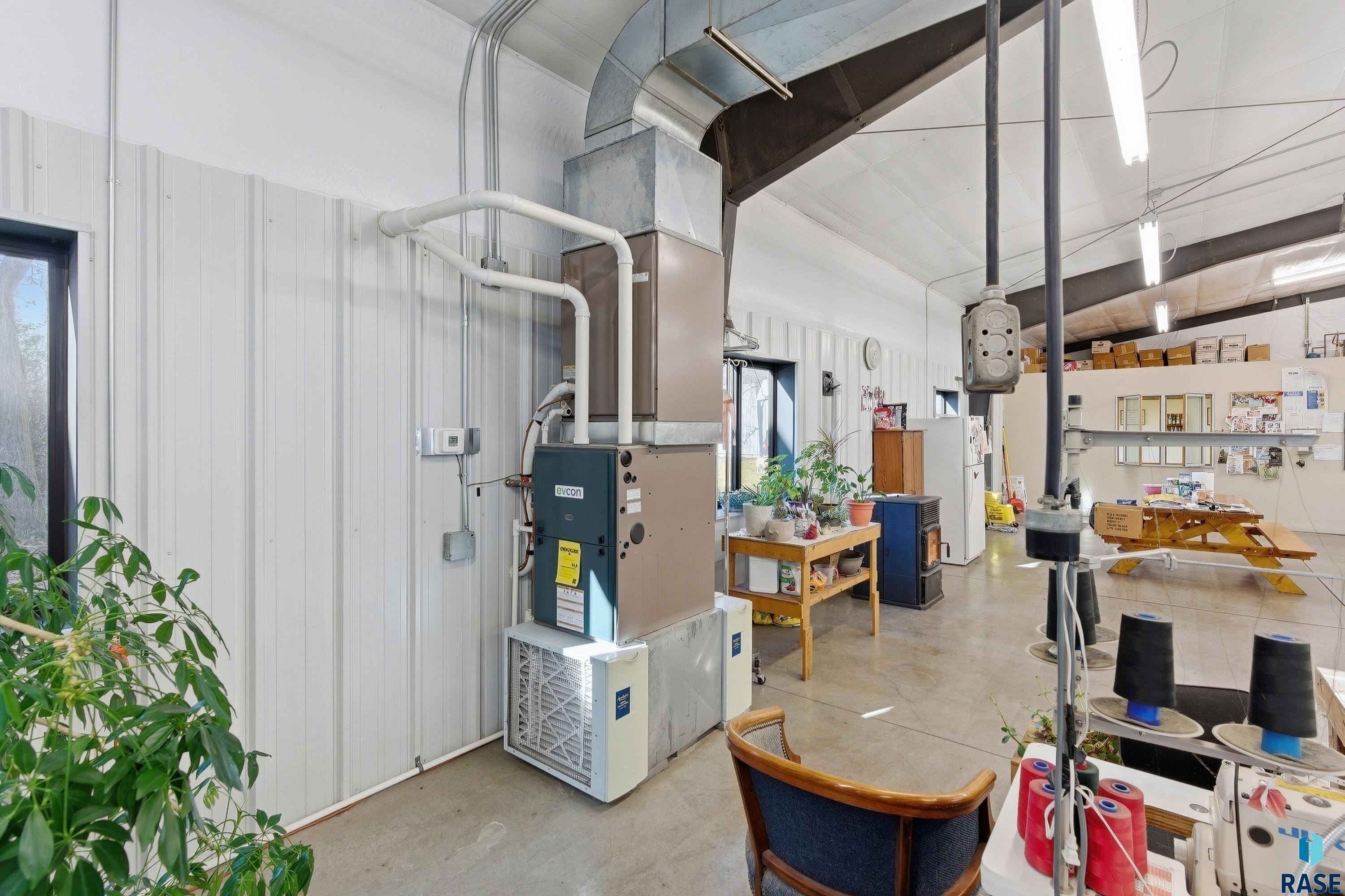 Tyndall, South Dakota 57066, United States, ,Commercial,Active,247587